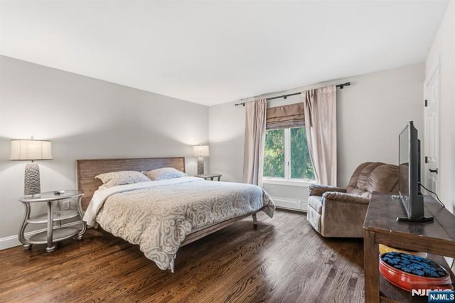 74 Sherwood Road, Norwood, NJ 07648