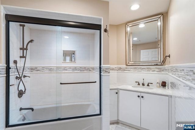 74 Sherwood Road, Norwood, NJ 07648