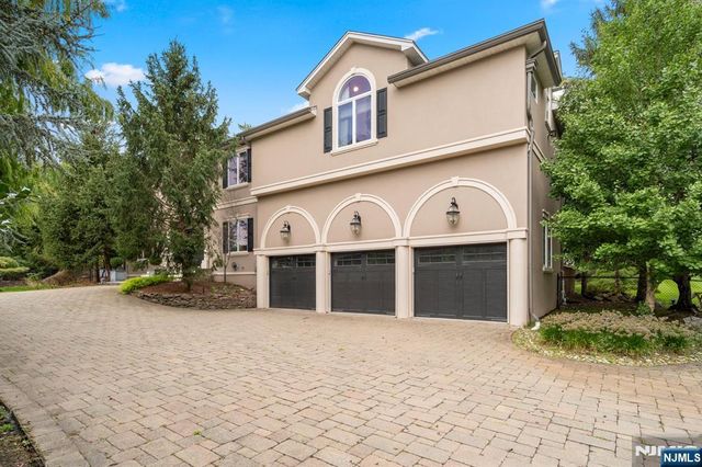 74 Sherwood Road, Norwood, NJ 07648