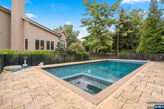 74 Sherwood Road, Norwood, NJ 07648