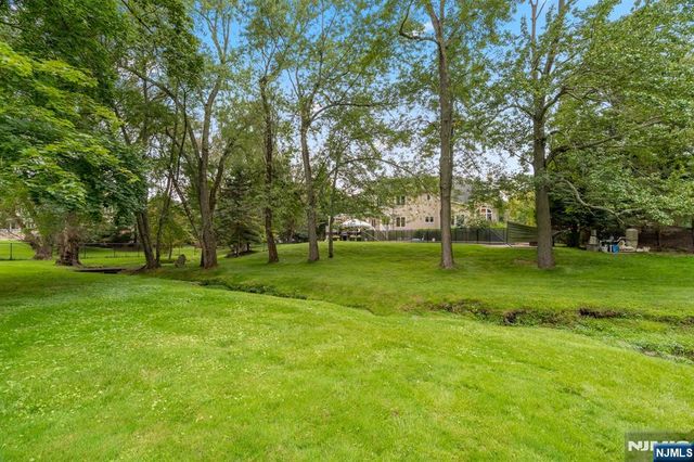 74 Sherwood Road, Norwood, NJ 07648