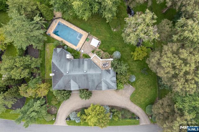 74 Sherwood Road, Norwood, NJ 07648