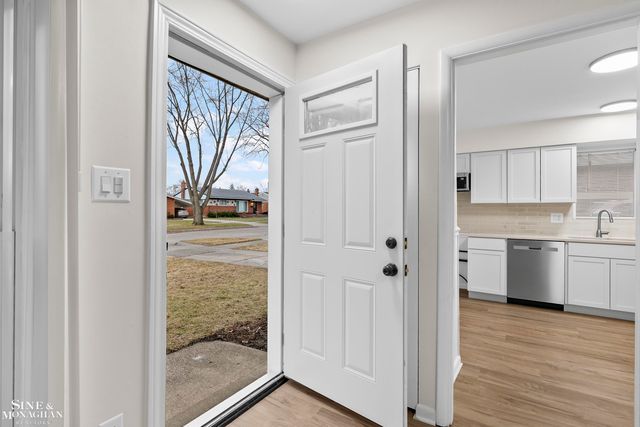 21531 Timberidge Street, St Clair Shores, MI 48082