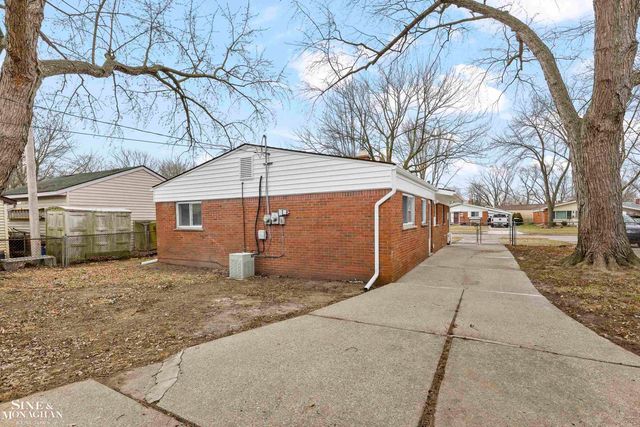 21531 Timberidge Street, St Clair Shores, MI 48082