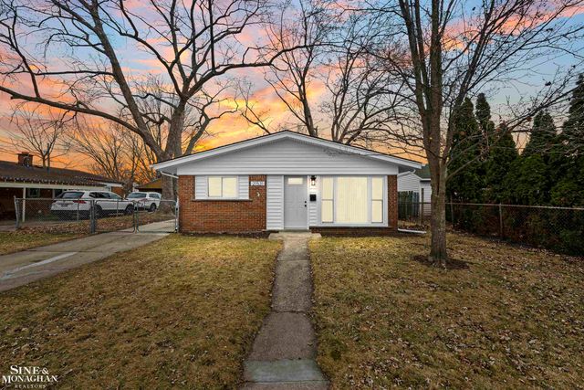21531 Timberidge Street, St Clair Shores, MI 48082