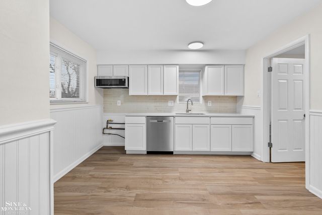 21531 Timberidge Street, St Clair Shores, MI 48082