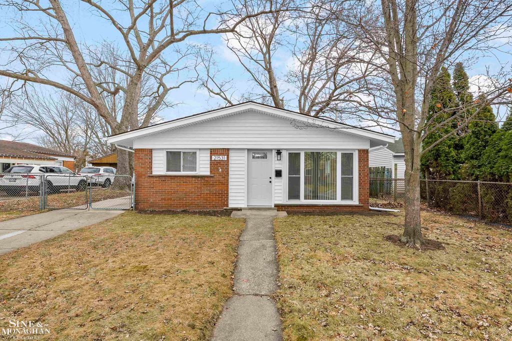 21531 Timberidge Street, St Clair Shores, MI 48082