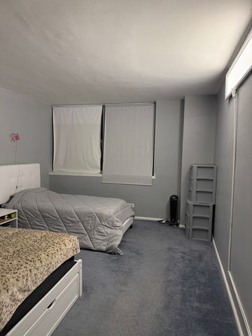 6301 N Sheridan Road 9M, Chicago, IL 60660