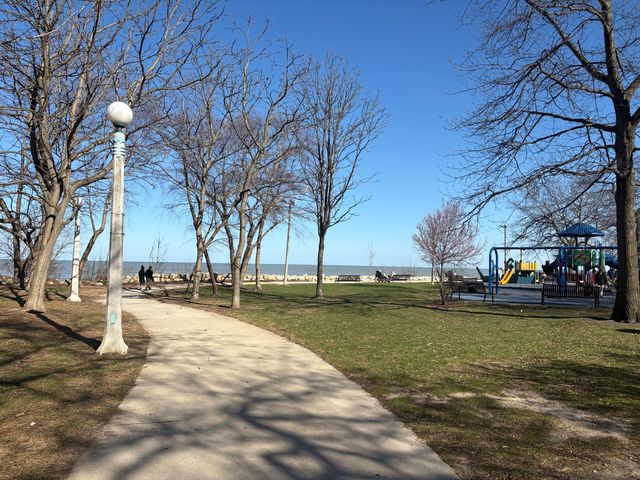 6301 N Sheridan Road 9M, Chicago, IL 60660