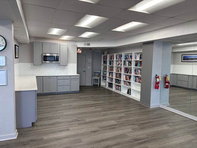 6301 N Sheridan Road 9M, Chicago, IL 60660