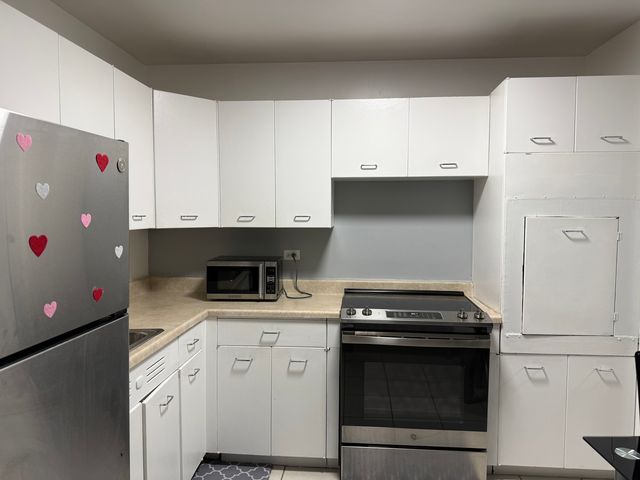 6301 N Sheridan Road 9M, Chicago, IL 60660