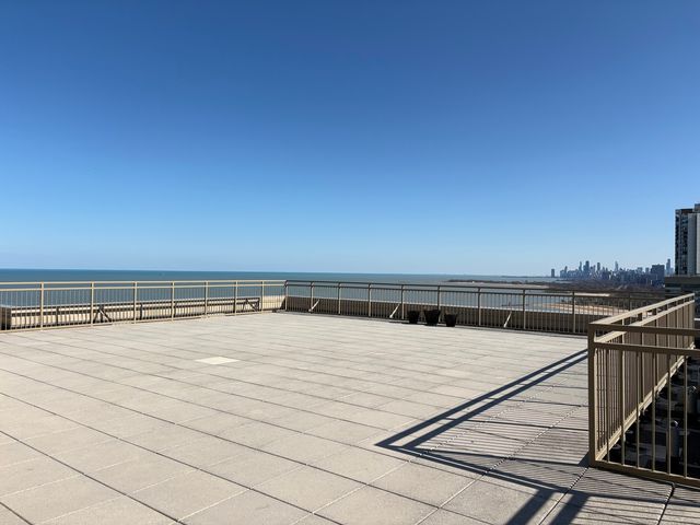 6301 N Sheridan Road 9M, Chicago, IL 60660