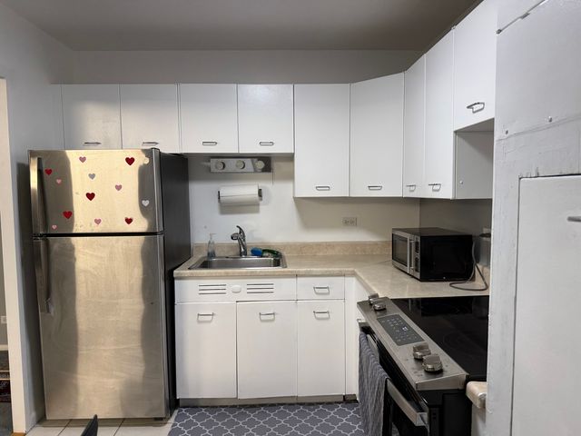 6301 N Sheridan Road 9M, Chicago, IL 60660