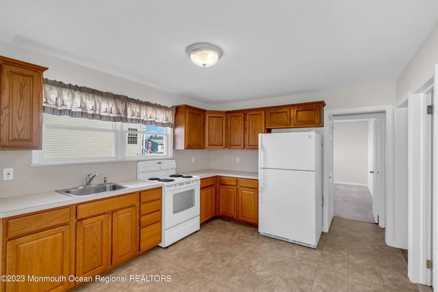 408 Newport Avenue, Ocean Gate, NJ 08740