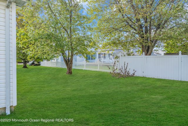 408 Newport Avenue, Ocean Gate, NJ 08740