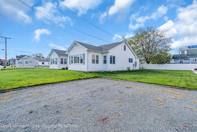 408 Newport Avenue, Ocean Gate, NJ 08740