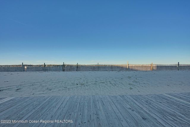 408 Newport Avenue, Ocean Gate, NJ 08740