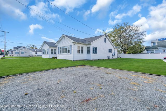 408 Newport Avenue, Ocean Gate, NJ 08740
