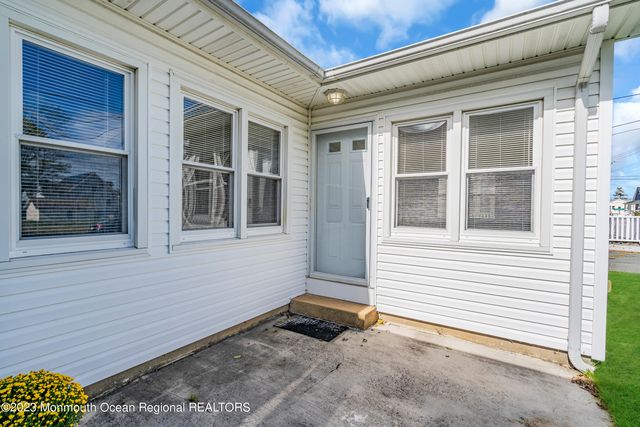 408 Newport Avenue, Ocean Gate, NJ 08740