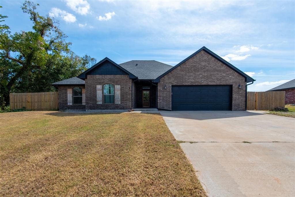 5795 Dogwood Drive, Guthrie, OK 73044
