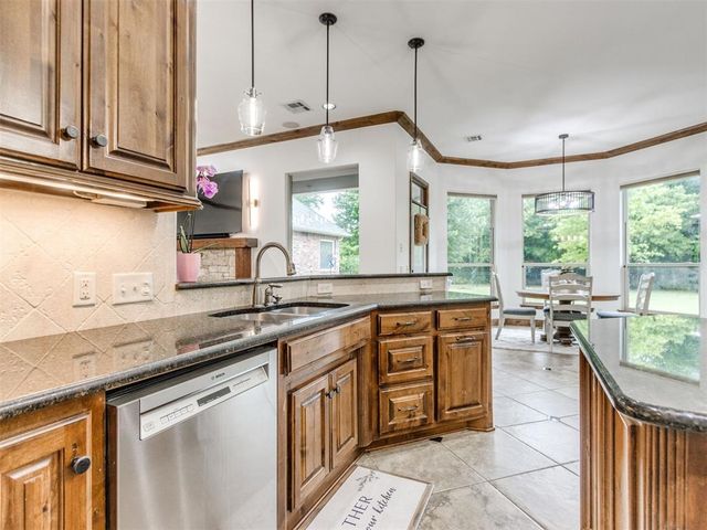 19837 Oakshire Drive, Edmond, OK 73012