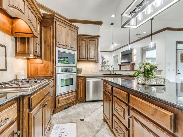 19837 Oakshire Drive, Edmond, OK 73012
