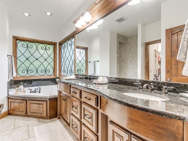 19837 Oakshire Drive, Edmond, OK 73012