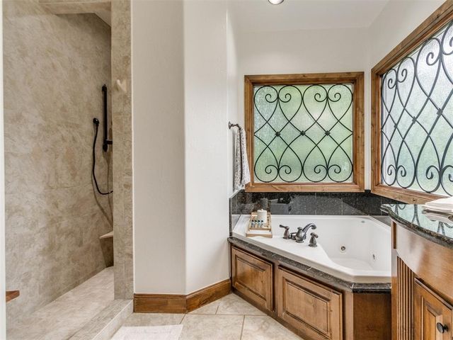 19837 Oakshire Drive, Edmond, OK 73012