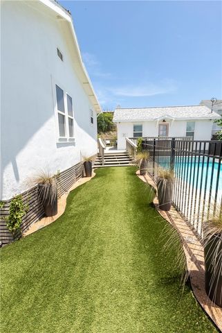 227 S 11th St, Port Aransas, TX 78373
