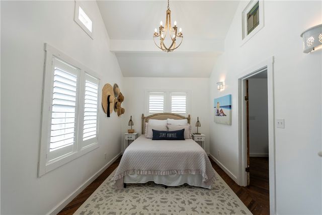 227 S 11th St, Port Aransas, TX 78373