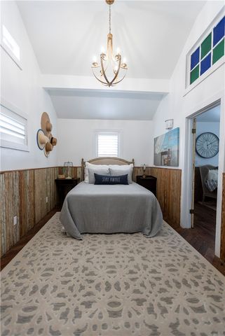 227 S 11th St, Port Aransas, TX 78373