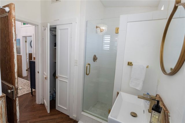 227 S 11th St, Port Aransas, TX 78373