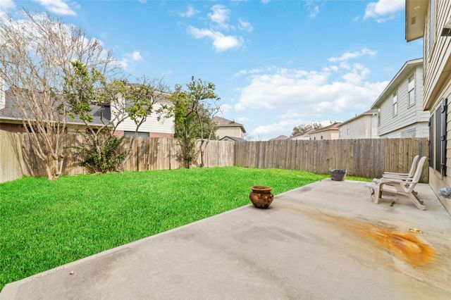 10810 Meadow Walk Lane, Houston, TX 77067