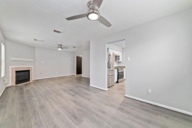 10810 Meadow Walk Lane, Houston, TX 77067