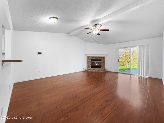 12007 Fallen Oak Ct, Louisville, KY 40245