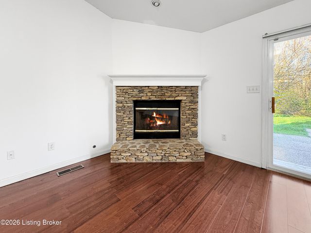 12007 Fallen Oak Ct, Louisville, KY 40245