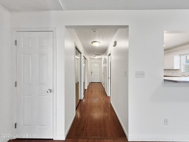 12007 Fallen Oak Ct, Louisville, KY 40245