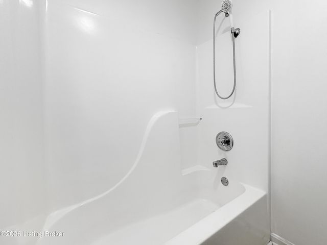 12007 Fallen Oak Ct, Louisville, KY 40245