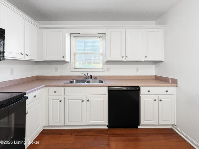 12007 Fallen Oak Ct, Louisville, KY 40245