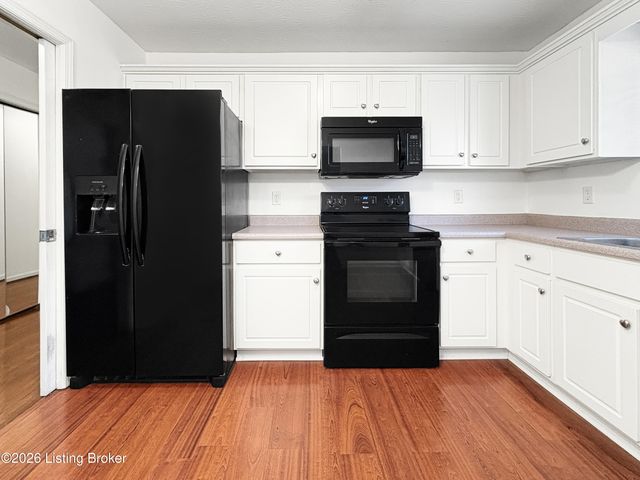 12007 Fallen Oak Ct, Louisville, KY 40245