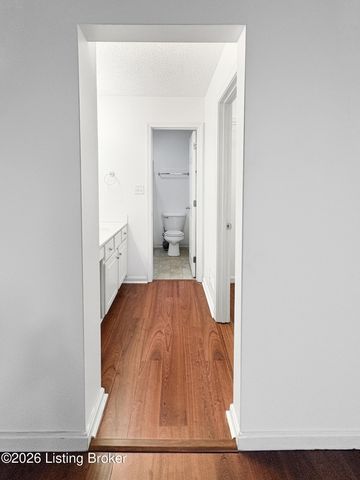 12007 Fallen Oak Ct, Louisville, KY 40245