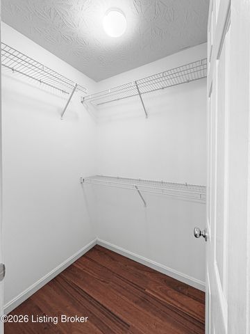 12007 Fallen Oak Ct, Louisville, KY 40245