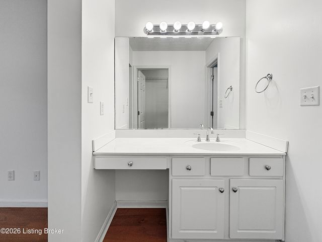 12007 Fallen Oak Ct, Louisville, KY 40245