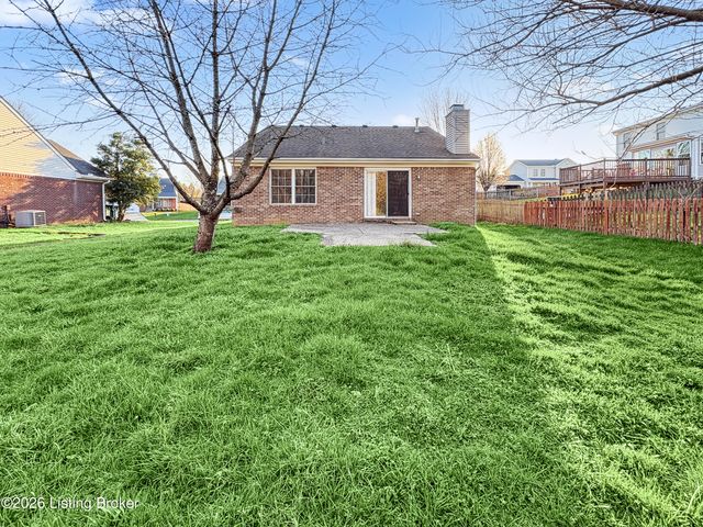 12007 Fallen Oak Ct, Louisville, KY 40245