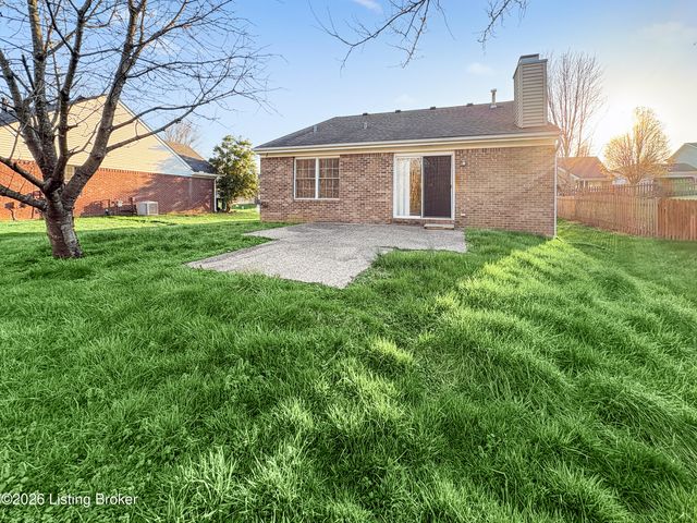 12007 Fallen Oak Ct, Louisville, KY 40245