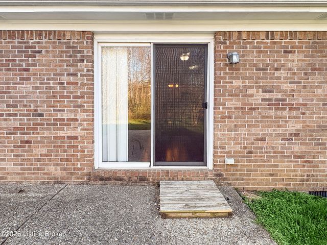 12007 Fallen Oak Ct, Louisville, KY 40245