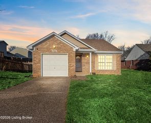 12007 Fallen Oak Ct, Louisville, KY 40245
