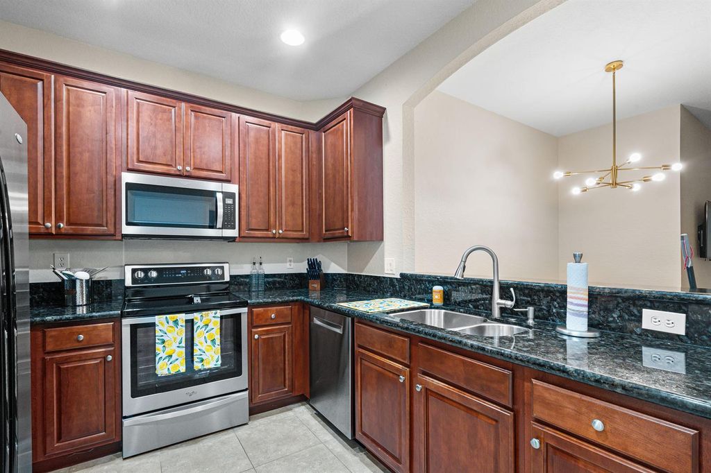 4861 Bonsai Circle 101, Palm Beach Gardens, FL 33418