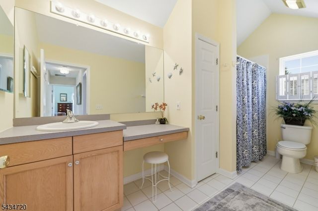 66 Canada Goose Dr, Allamuchy Twp., NJ 07840