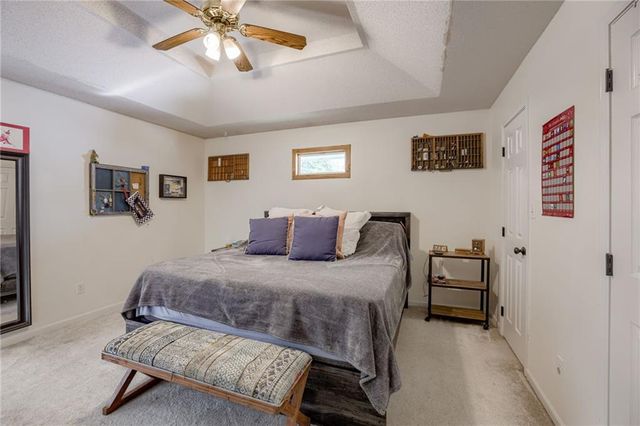 1118 SW Eastman Court, Blue Springs, MO 64015